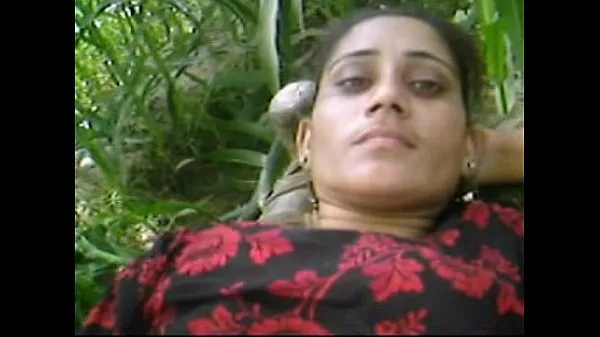 XXX Linda Desi Village Girl Fodendo ao ar livre com o namorado mega vídeos