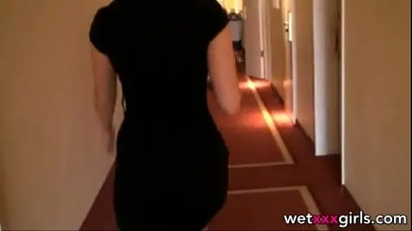 XXX Recepcionista loira amadora alemã criada no hotel mega vídeos