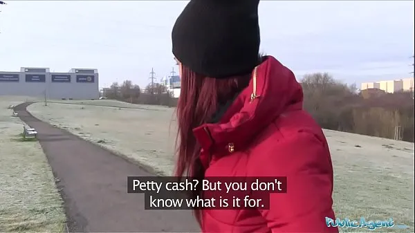 XXX La agente pública Jessica Red recibe dinero en efectivo por una oferta sexual en un coche megavídeos