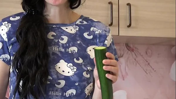 XXX The girl ate a little cucumber and this cucumber fucked an appetizing pussy to a delicious orgasm مقاطع فيديو ضخمة