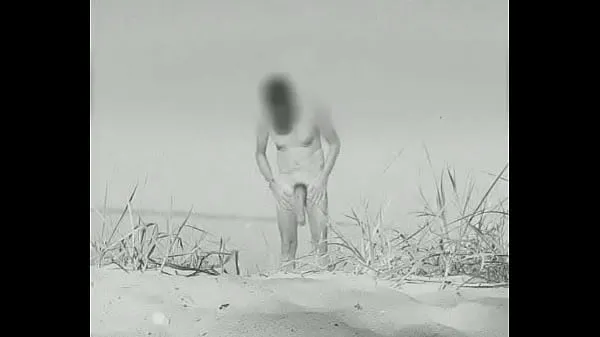 XXX Huge vintage cock at a German nude beach 메가 동영상