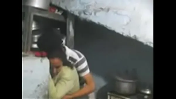 XXX Hot Indian Girl Get Pressed in the Kitchen by her husband مقاطع فيديو ضخمة