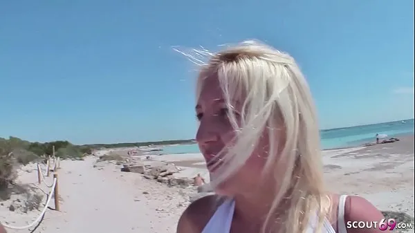 XXX ドイツのティーン-18歳の行楽客がマヨルカのビーチで犯された メガビデオ