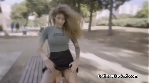 XXX Schöne Latina Freundin auf einem großen fetten Schwanz Mega-Videos