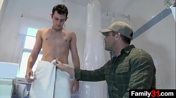 XXX Stepdad walks in on the boy taking a shower and is captivated by his youthful body مقاطع فيديو ضخمة