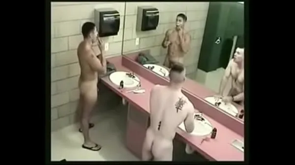 XXX Real Spy Cam in Army Locker Room. Straight, Hot Soldiers with huge cocks video lớn