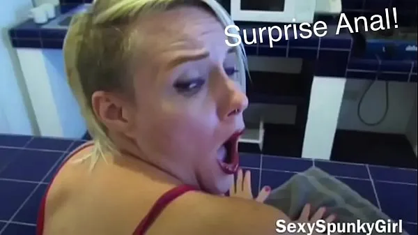 XXX Eu fodo a bunda dela sem aviso: surpresa anal enquanto ela limpa a cozinha mega vídeos