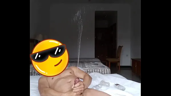XXX Play cock masturbation in a small hotel مقاطع فيديو ضخمة